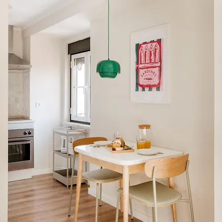 Stunning Views | Chic リスボン