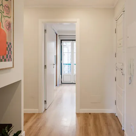 Stunning Views | Chic リスボン