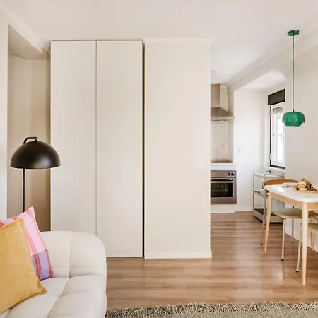 Stunning Views | Chic Appartamento